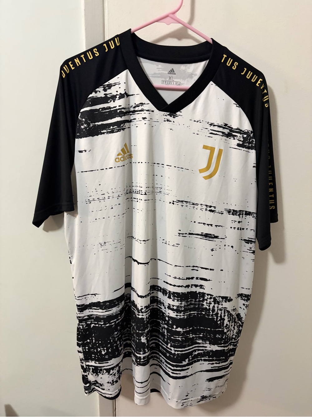 Adidas Aeroready XL extra-large white black Juventus soccer futbol men’s jersey